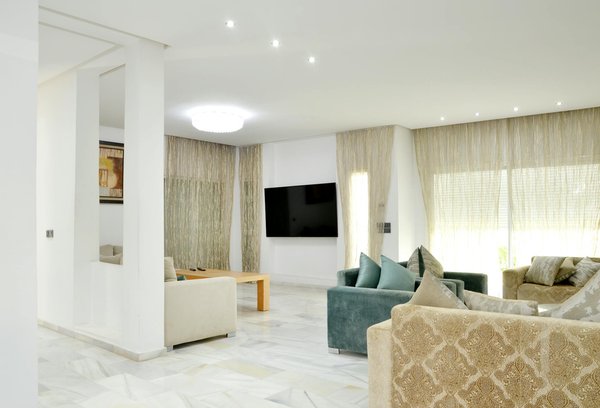 Discover the ultimate trick for perfectly moist carrot cake with decadent cream cheese frosting!